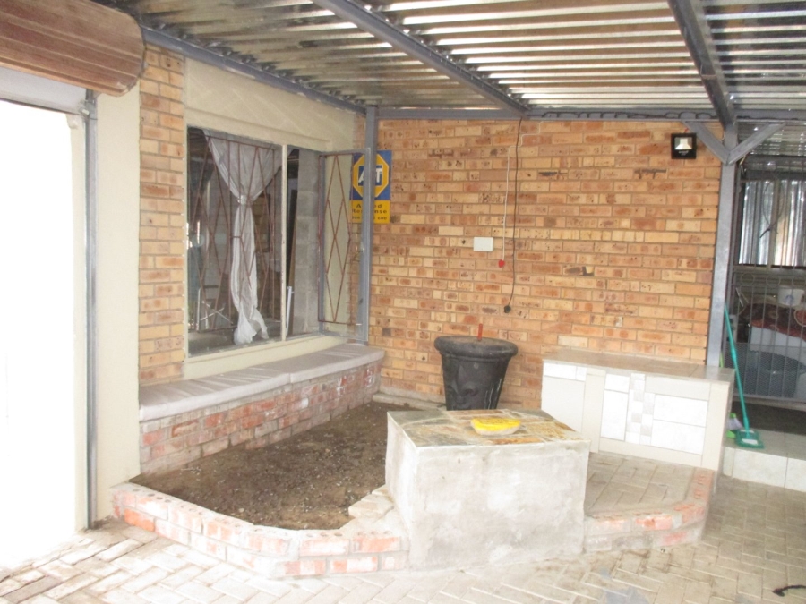 3 Bedroom Property for Sale in Bloemside 2 Free State